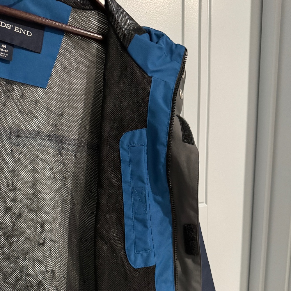 LANDS END Waterproof Squall Rain Coat M Blue Mesh Lining Jacket - Picture 12 of 13